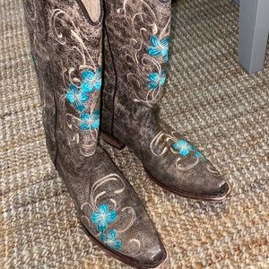 Floral boots